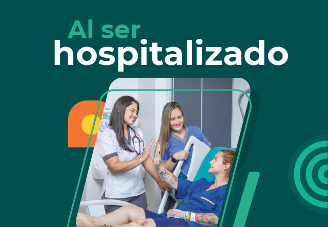 Paciente en cama hospitalaria, choca la mano con doctora que le atiende, en texto: Al ser hospitalizado